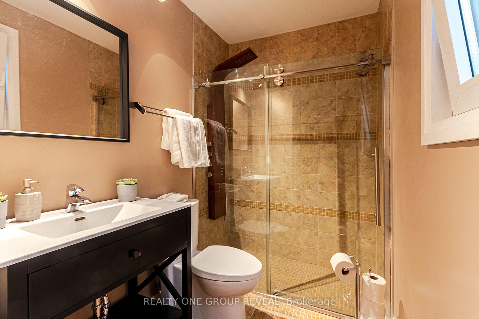 Photo 18 of 20 Gradwell Drive, Scarborough, Cliffcrest — HOMEH