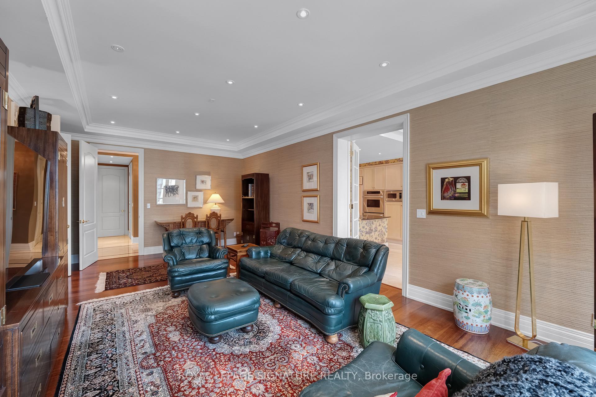 Photo 13 of Unit 1004, 33 Delisle Avenue, Toronto, Yonge-St. Clair — HOMEH