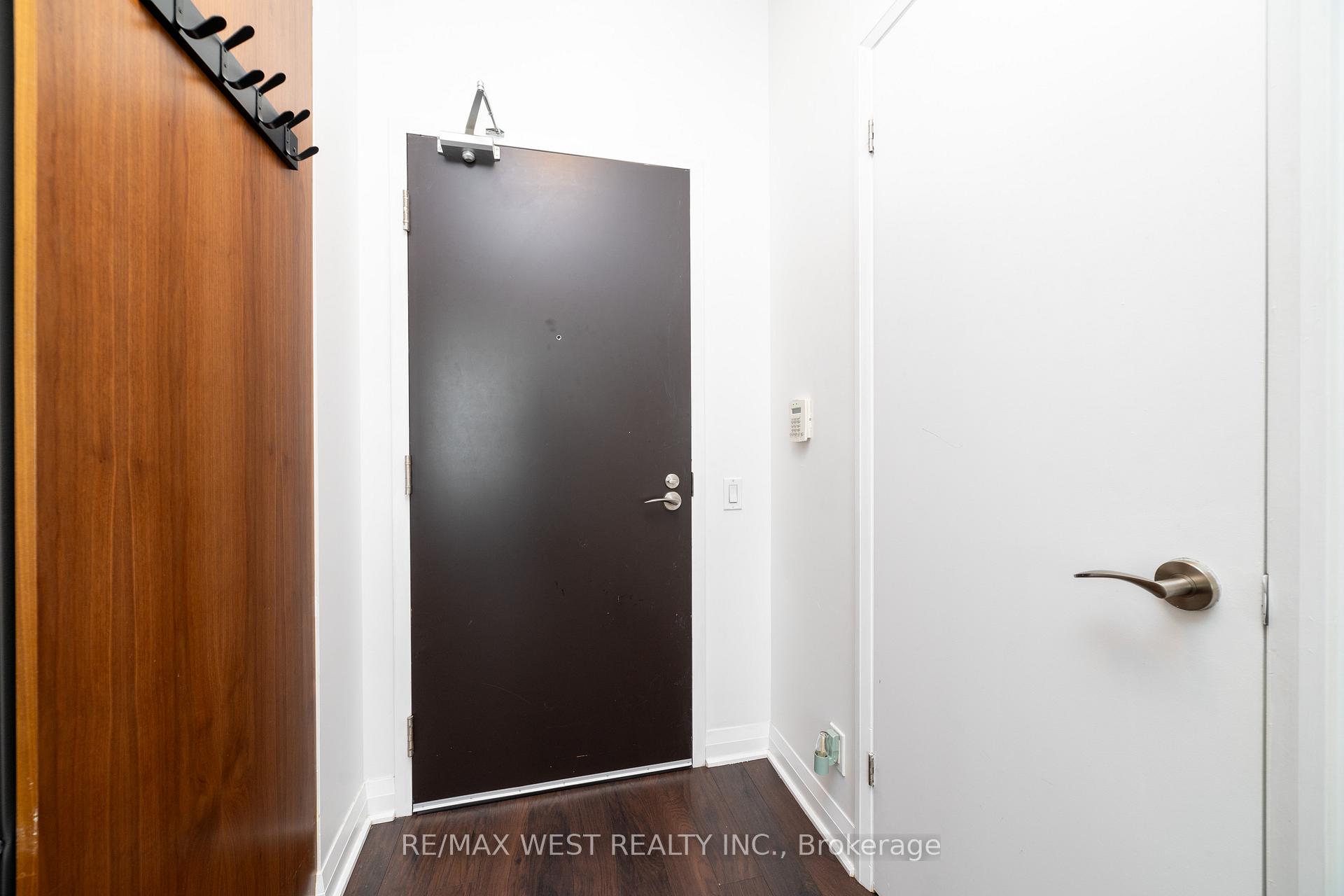 Photo 8 of Unit 2108, 1 Valhalla Inn Road, Etobicoke, Islington-City Centre West — HOMEH