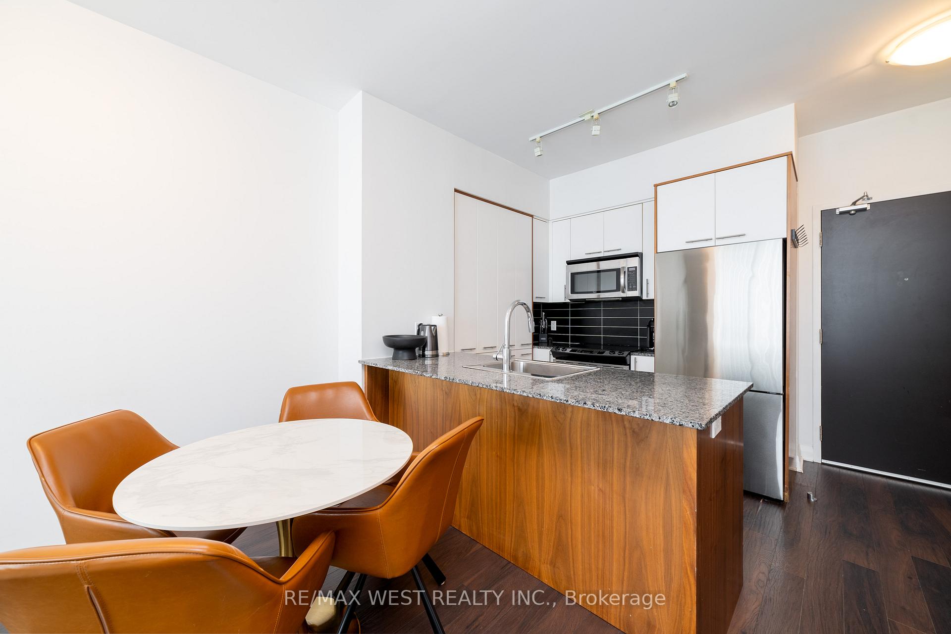 Photo 10 of Unit 2108, 1 Valhalla Inn Road, Etobicoke, Islington-City Centre West — HOMEH