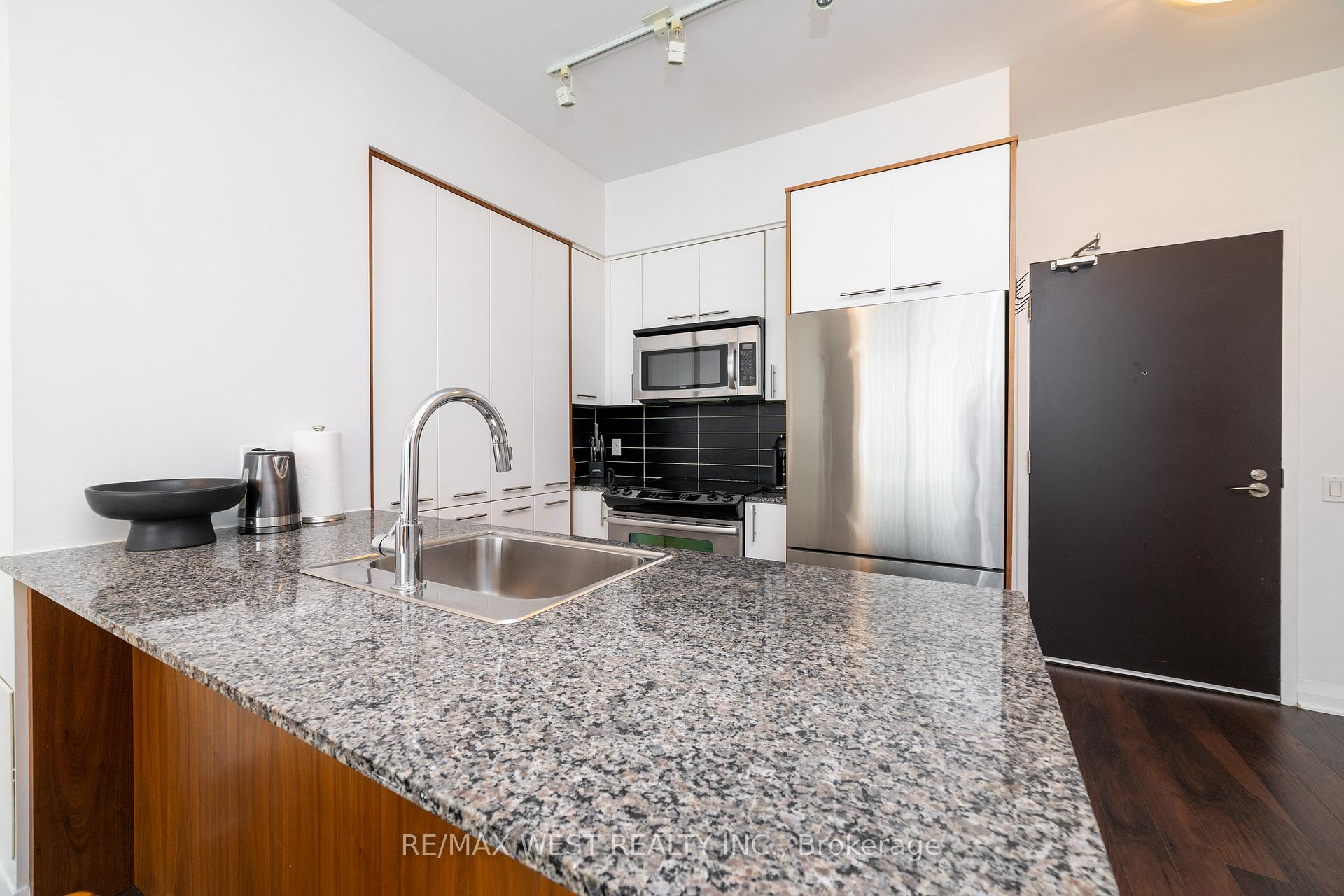 Photo 11 of Unit 2108, 1 Valhalla Inn Road, Etobicoke, Islington-City Centre West — HOMEH