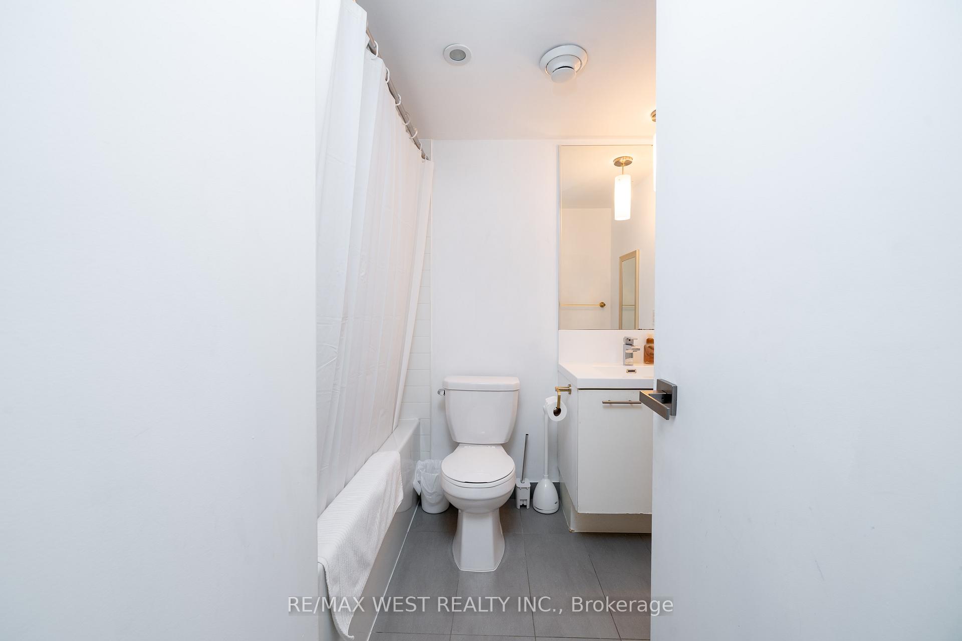 Photo 13 of Unit 2108, 1 Valhalla Inn Road, Etobicoke, Islington-City Centre West — HOMEH