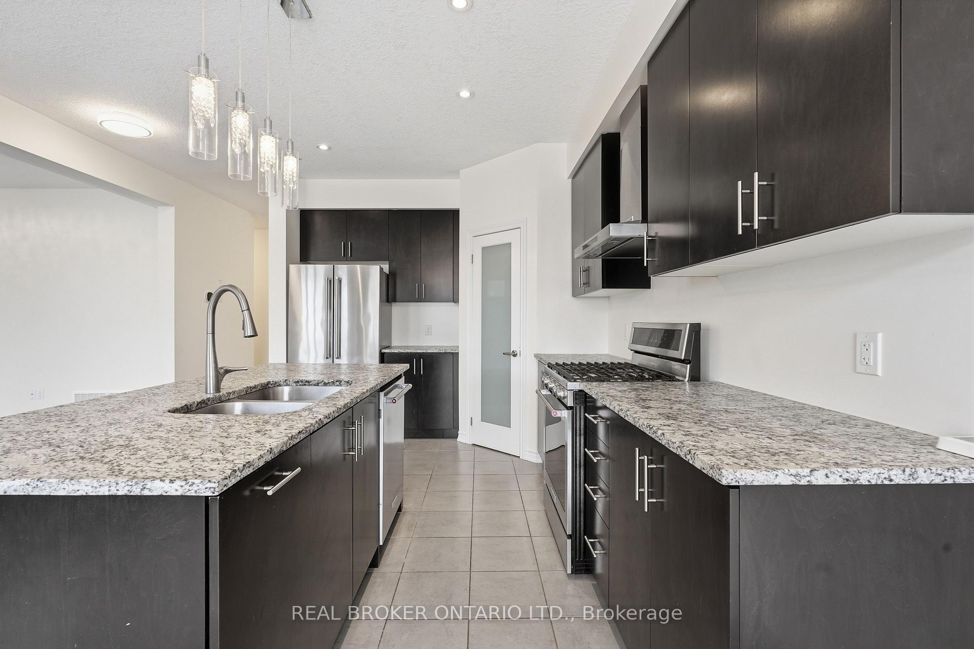 Photo 8 of 359 Beechdrops Drive, Waterloo, Columbia Forest/Clair Hills — HOMEH