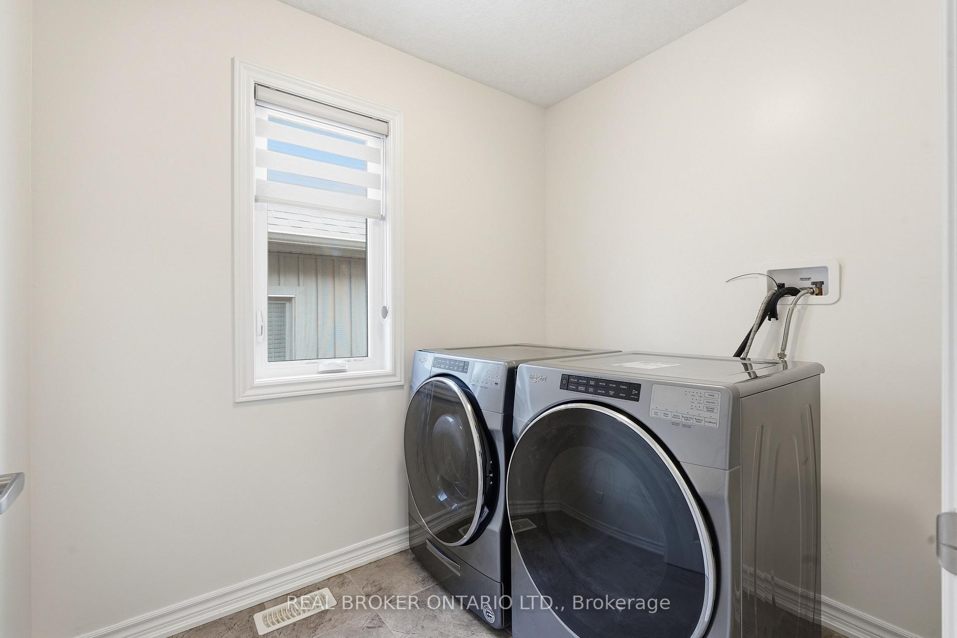 Photo 28 of 359 Beechdrops Drive, Waterloo, Columbia Forest/Clair Hills — HOMEH