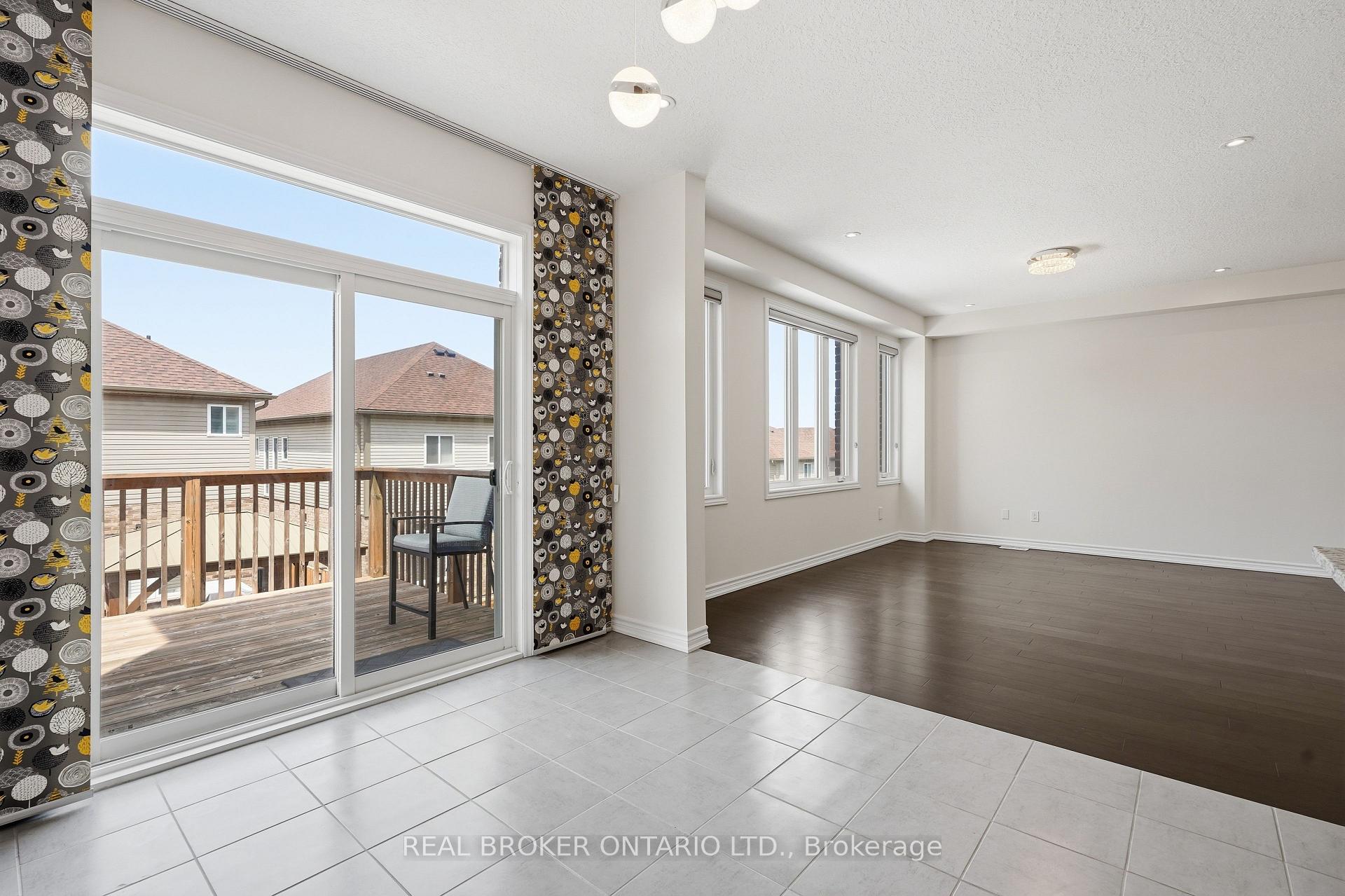 Photo 38 of 359 Beechdrops Drive, Waterloo, Columbia Forest/Clair Hills — HOMEH