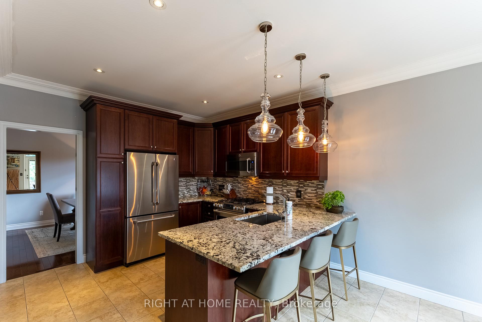 Photo 9 of 1660 Moyer Avenue, Innisfil, Alcona — HOMEH