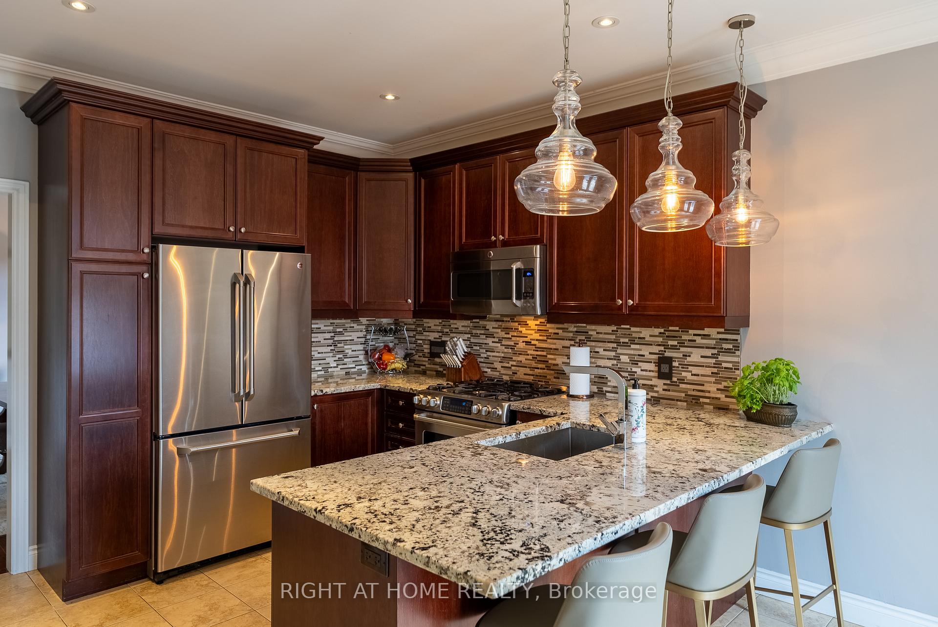 Photo 10 of 1660 Moyer Avenue, Innisfil, Alcona — HOMEH