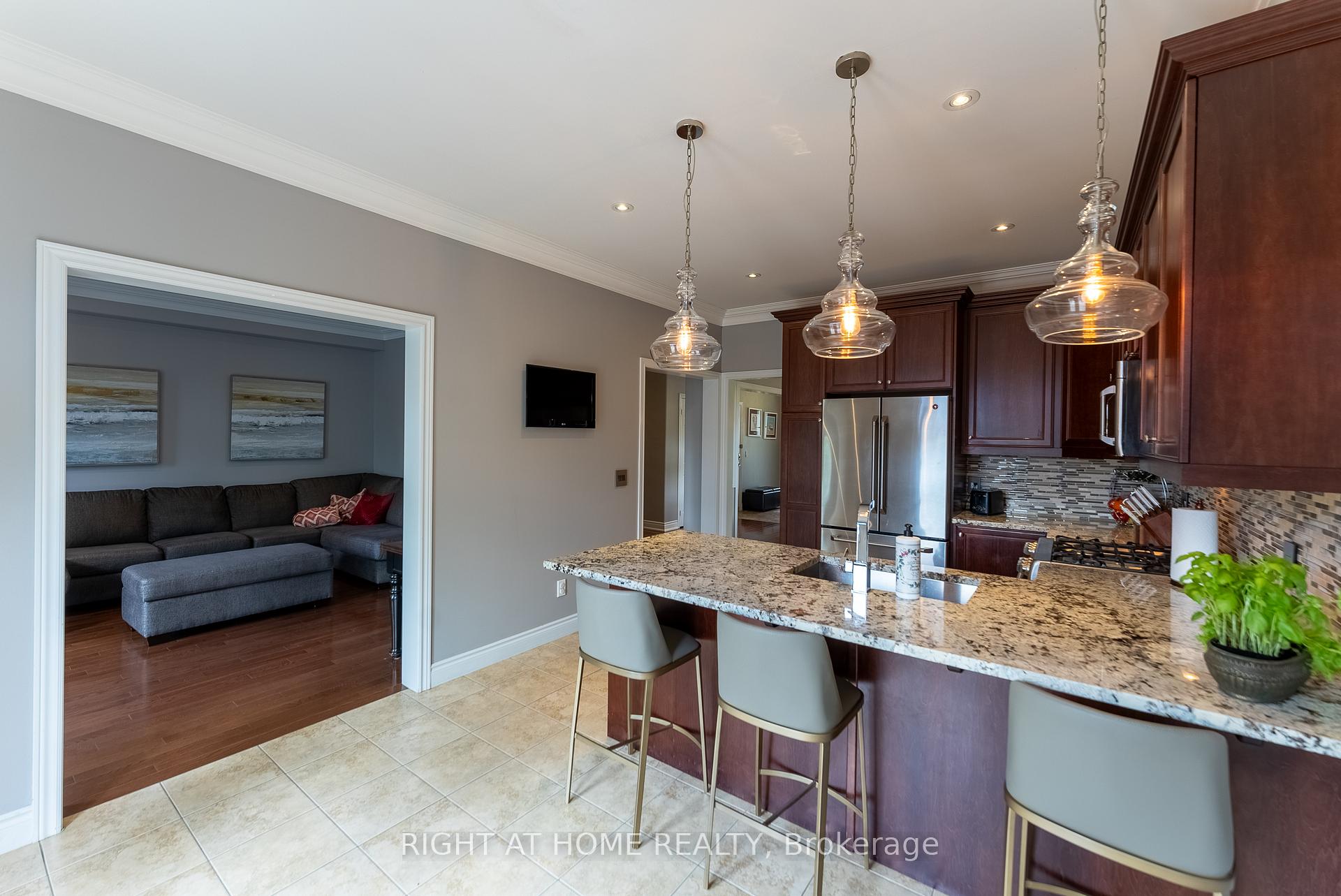Photo 11 of 1660 Moyer Avenue, Innisfil, Alcona — HOMEH