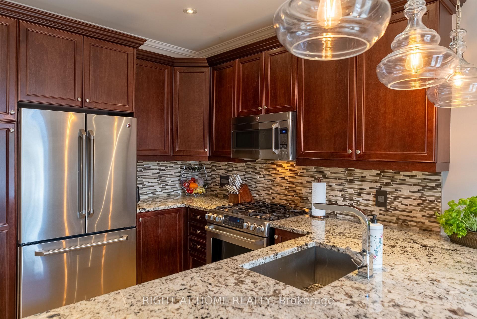 Photo 12 of 1660 Moyer Avenue, Innisfil, Alcona — HOMEH