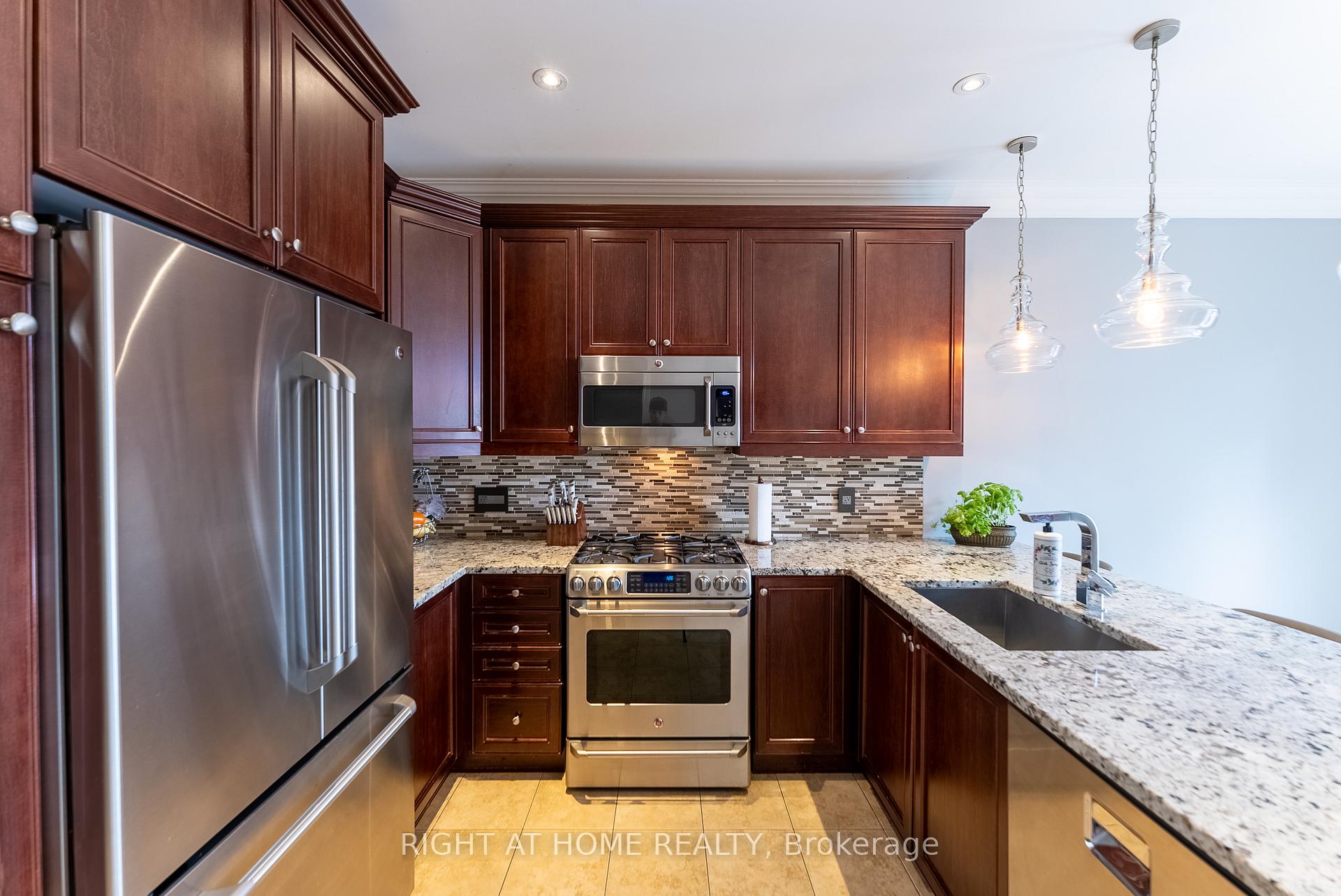 Photo 13 of 1660 Moyer Avenue, Innisfil, Alcona — HOMEH
