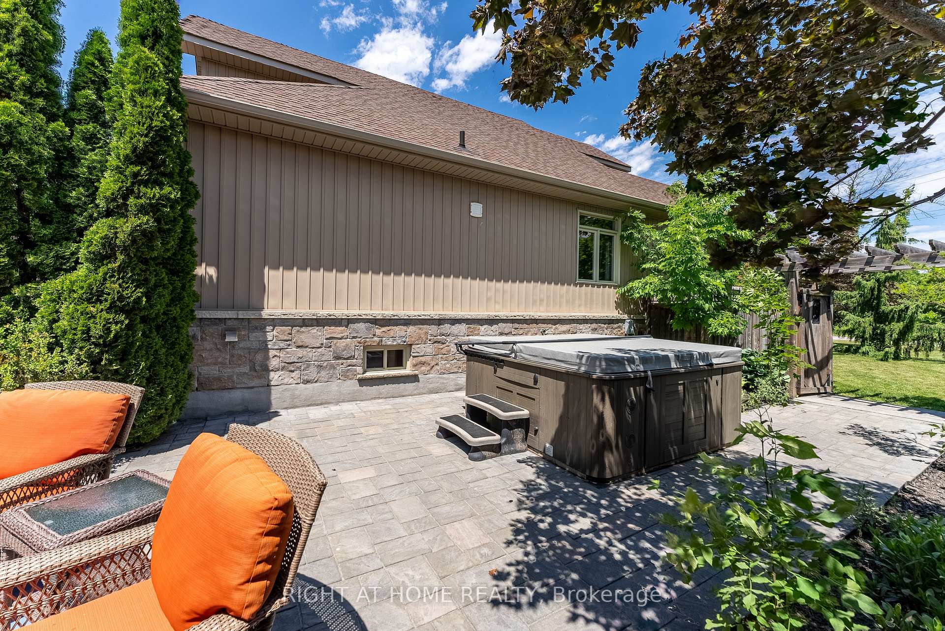 Photo 37 of 1660 Moyer Avenue, Innisfil, Alcona — HOMEH