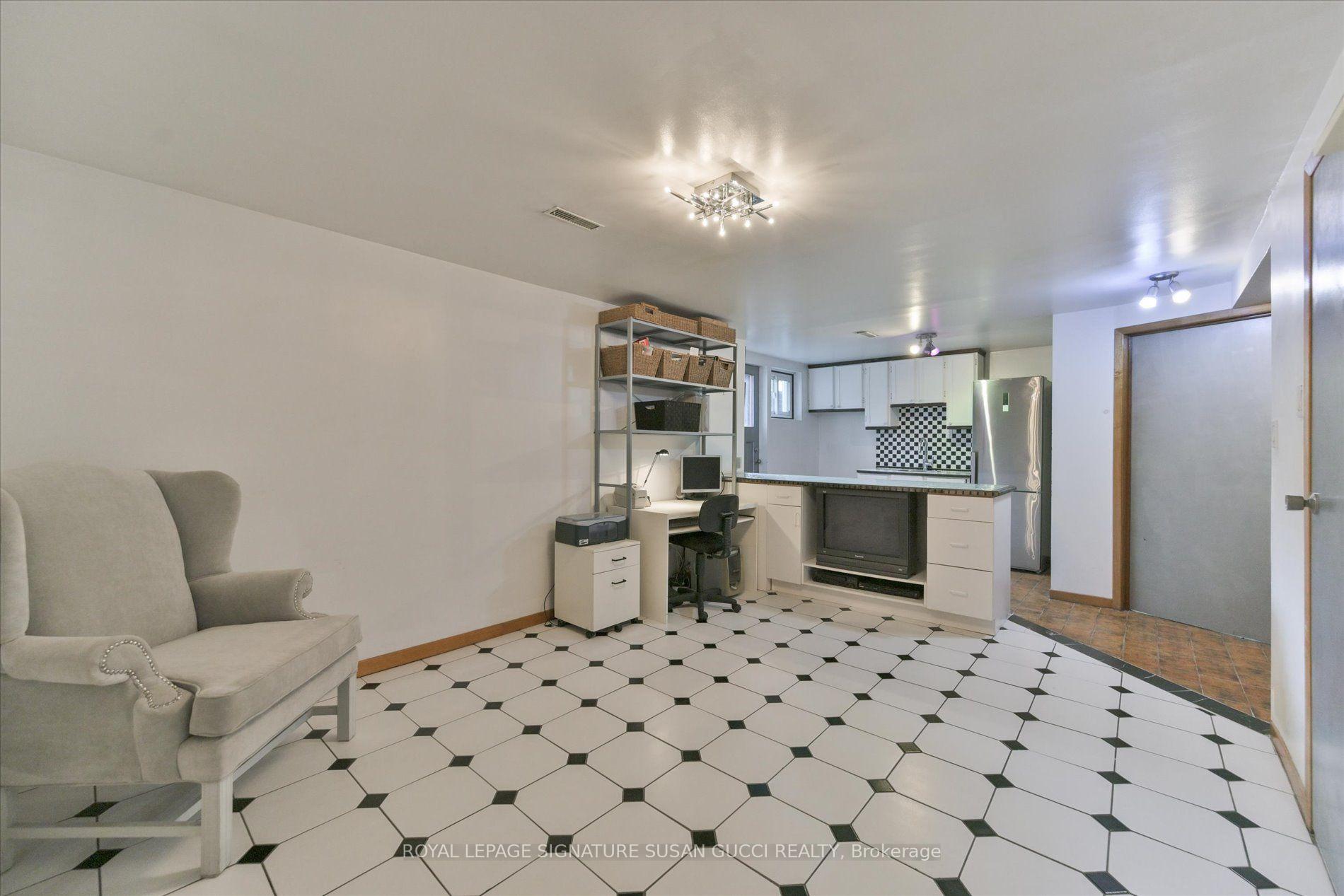 Photo 38 of 16 Squires Avenue, Toronto, O'Connor-Parkview — HOMEH
