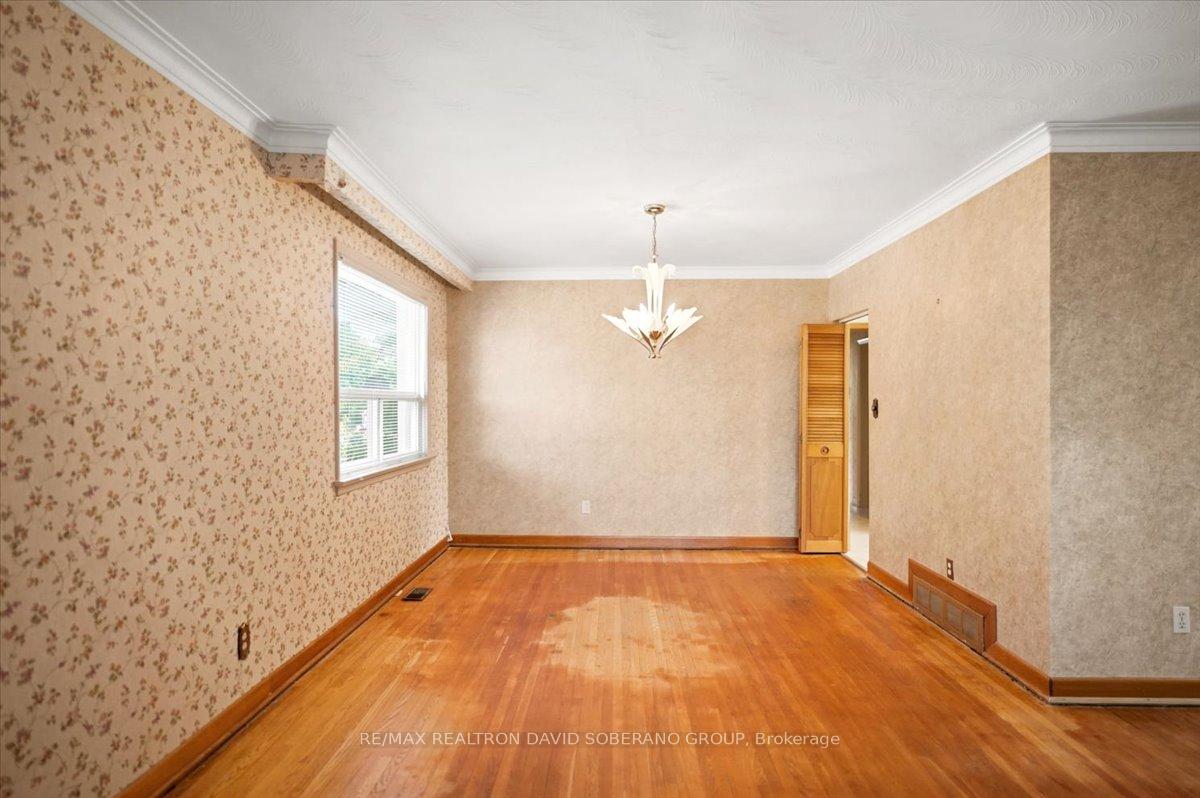 Photo 19 of 44 Kennard Avenue, North York, Bathurst Manor — HOMEH