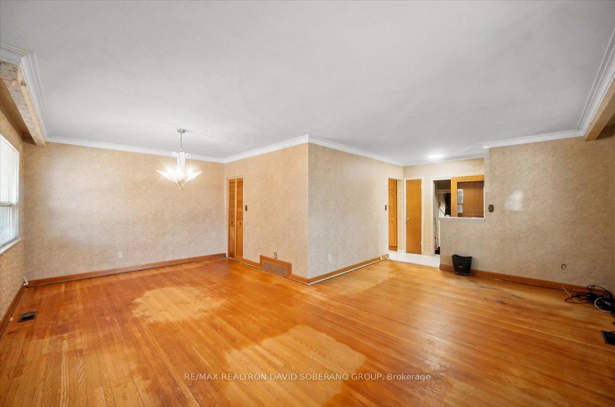Photo 23 of 44 Kennard Avenue, North York, Bathurst Manor — HOMEH