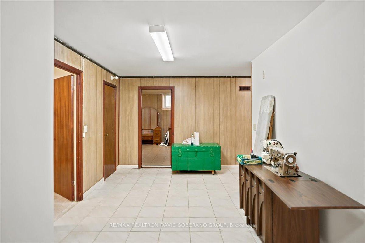 Photo 43 of 44 Kennard Avenue, North York, Bathurst Manor — HOMEH