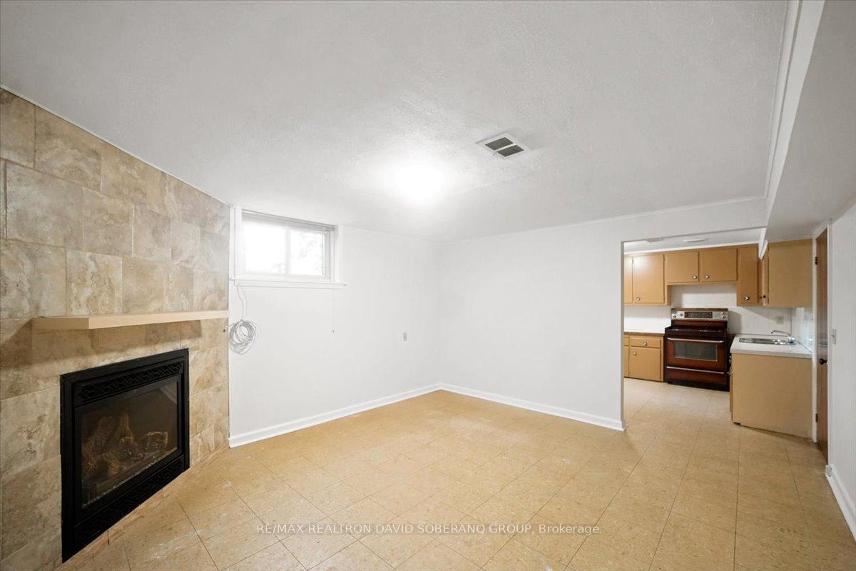Photo 51 of 44 Kennard Avenue, North York, Bathurst Manor — HOMEH