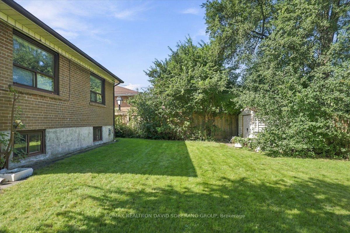 Photo 61 of 44 Kennard Avenue, North York, Bathurst Manor — HOMEH