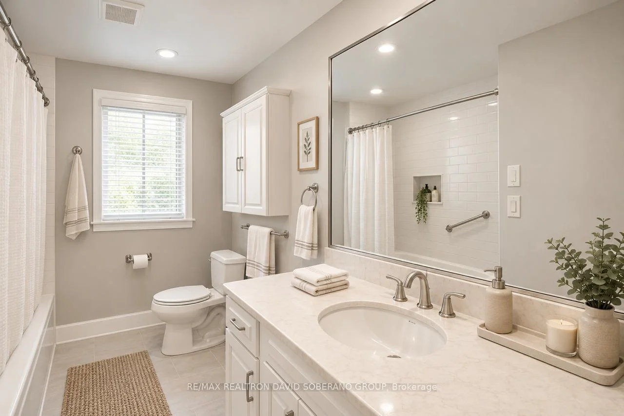 Photo 4 of 44 Kennard Avenue, North York, Bathurst Manor — HOMEH