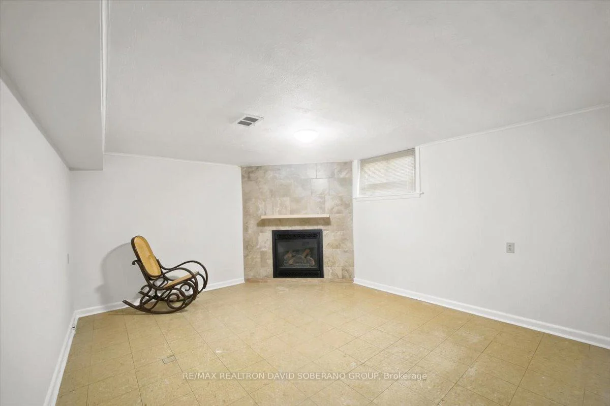 Photo 38 of 44 Kennard Avenue, North York, Bathurst Manor — HOMEH