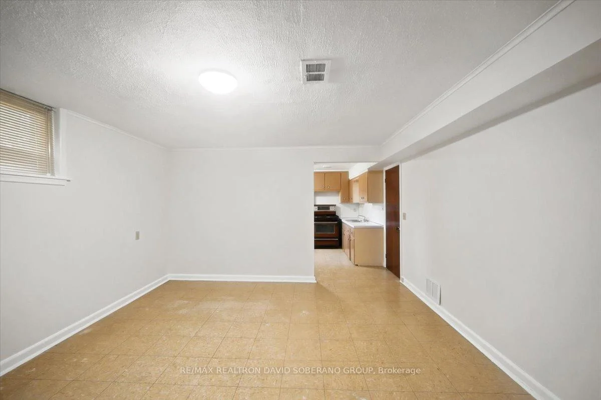 Photo 39 of 44 Kennard Avenue, North York, Bathurst Manor — HOMEH