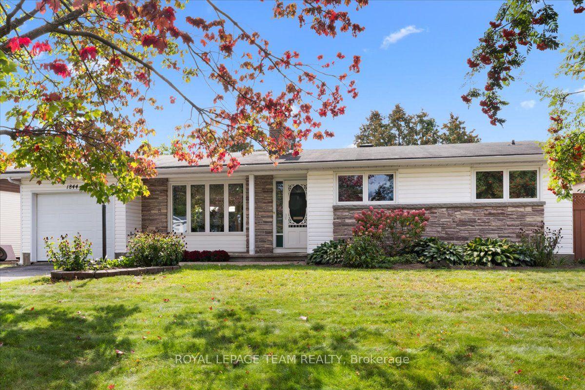Photo 2 of 1844 Greenacre Crescent, Ottawa, Beacon Hill South — HOMEH