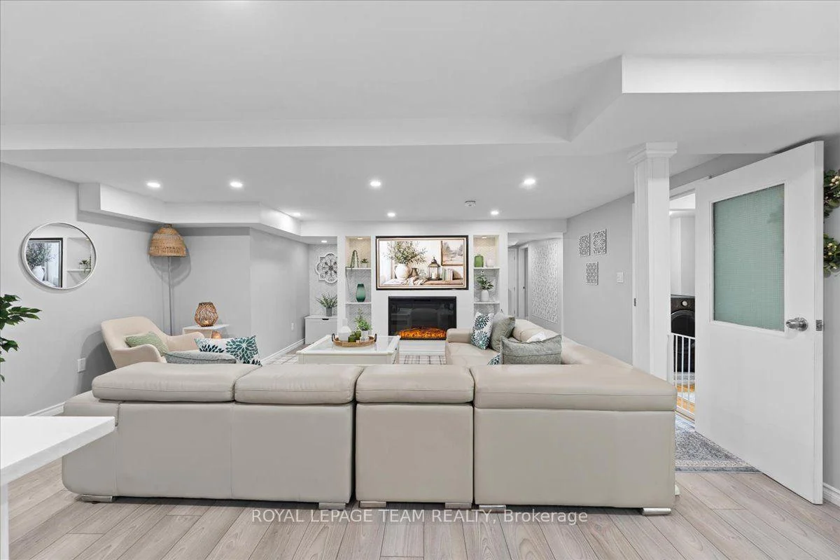 Photo 8 of 1844 Greenacre Crescent, Ottawa, Beacon Hill South — HOMEH