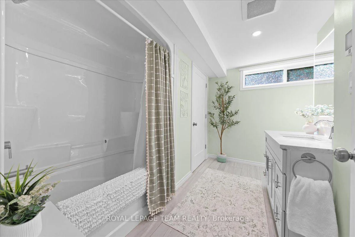 Photo 19 of 1844 Greenacre Crescent, Ottawa, Beacon Hill South — HOMEH