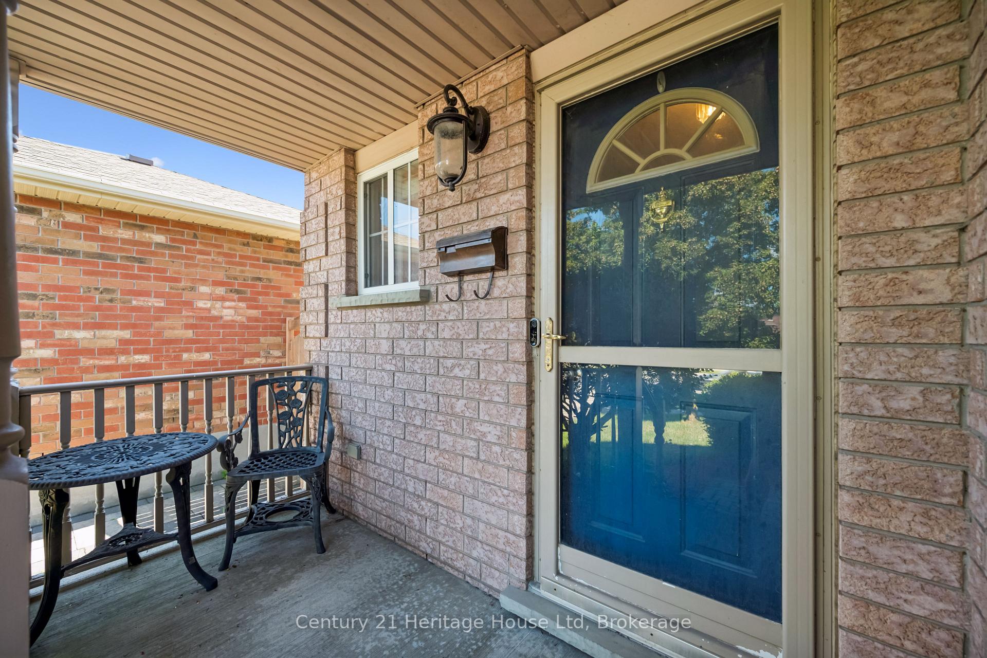 Photo 8 of 850 Paisley Road, Guelph, Willow West/Sugarbush/West Acres — HOMEH