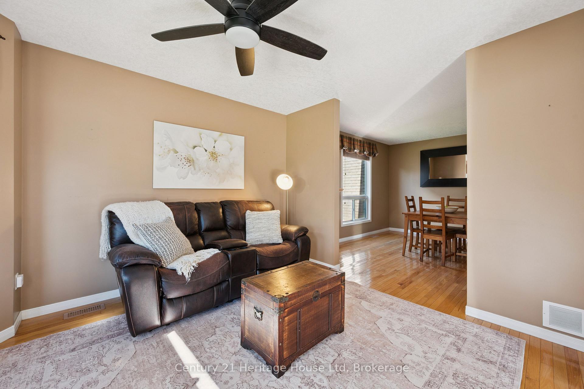 Photo 12 of 850 Paisley Road, Guelph, Willow West/Sugarbush/West Acres — HOMEH