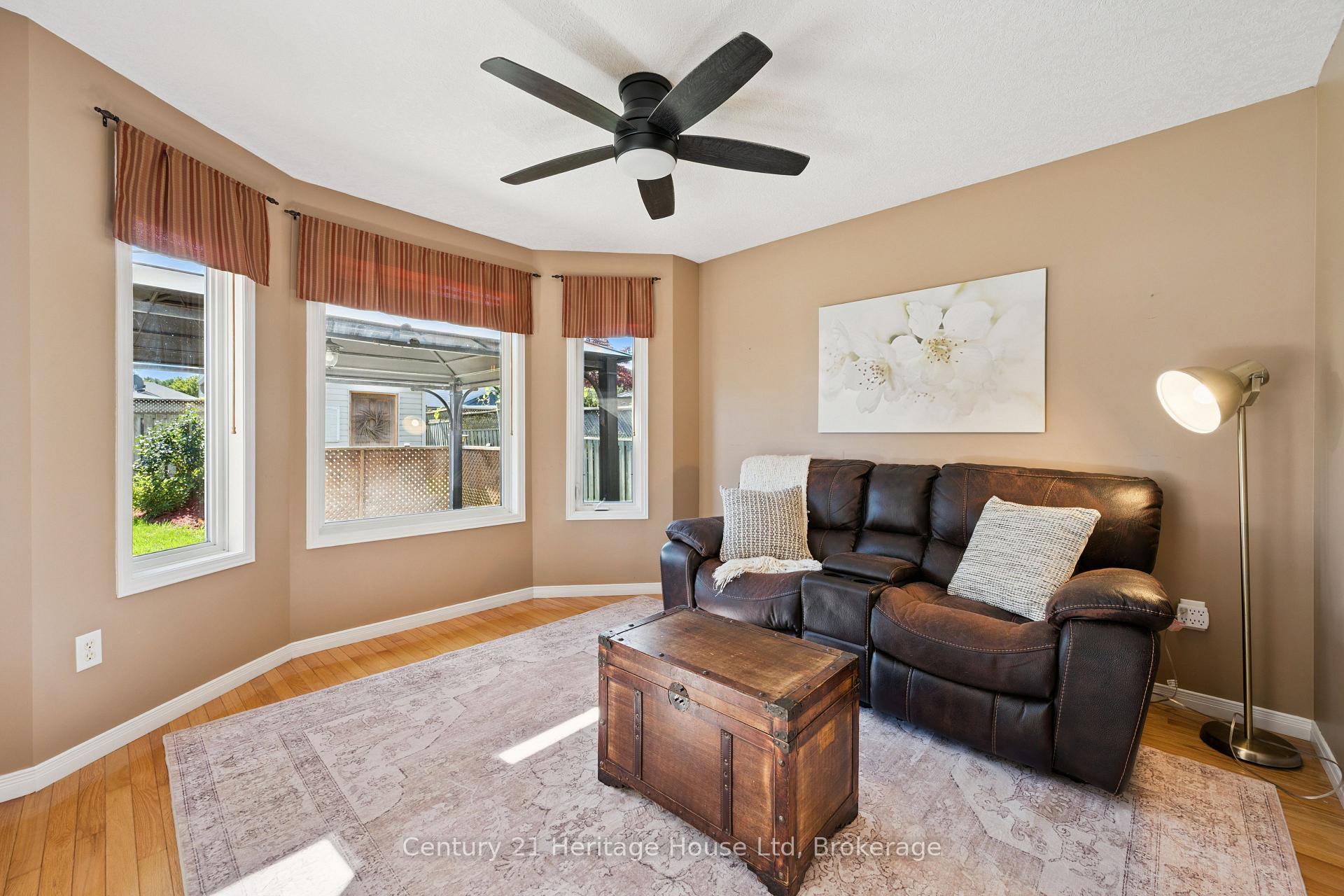 Photo 13 of 850 Paisley Road, Guelph, Willow West/Sugarbush/West Acres — HOMEH