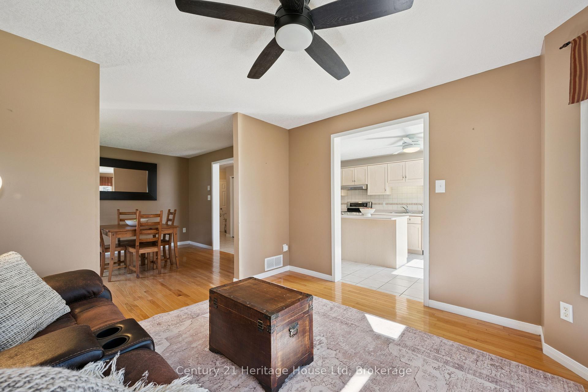 Photo 14 of 850 Paisley Road, Guelph, Willow West/Sugarbush/West Acres — HOMEH