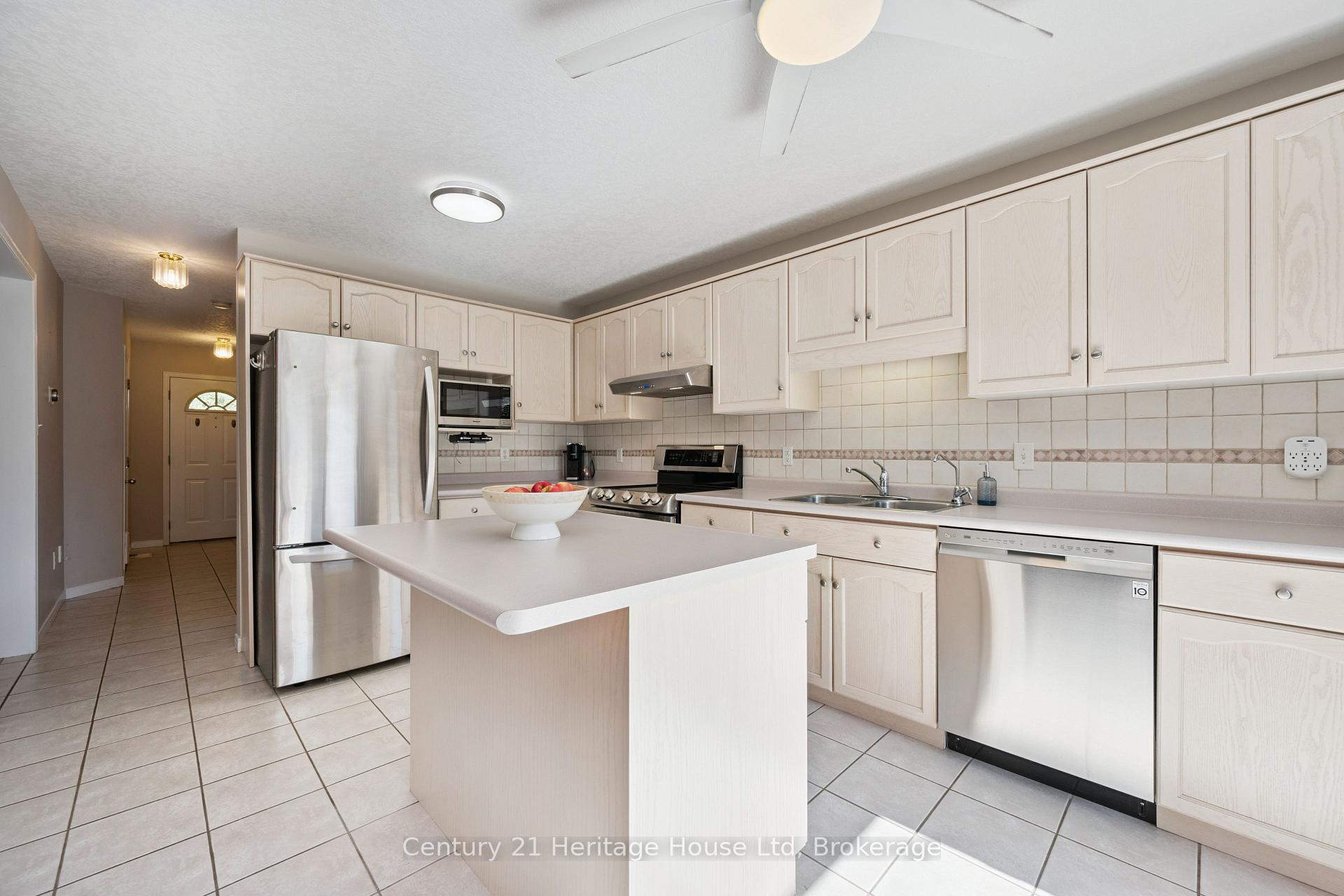 Photo 15 of 850 Paisley Road, Guelph, Willow West/Sugarbush/West Acres — HOMEH