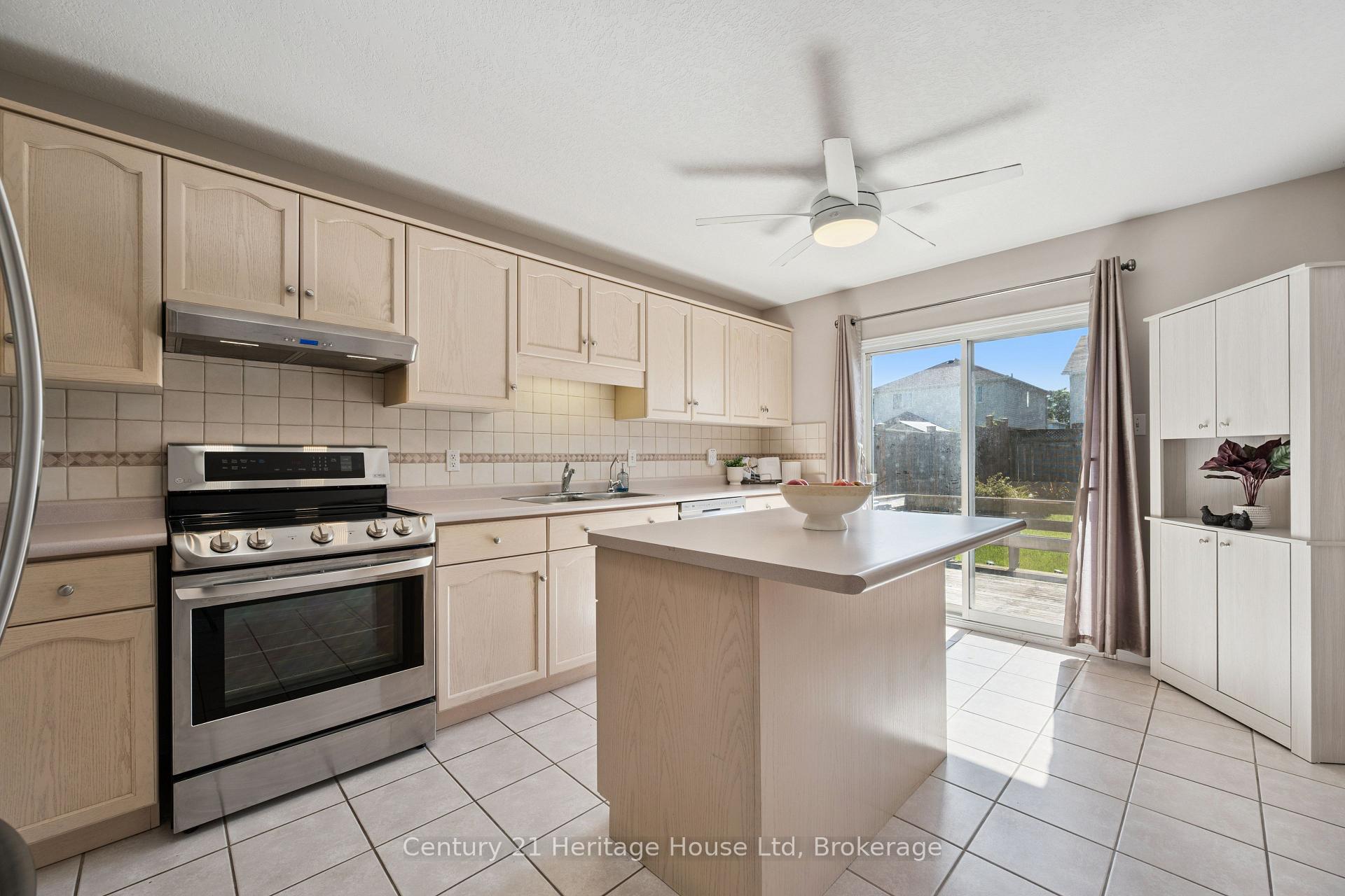 Photo 16 of 850 Paisley Road, Guelph, Willow West/Sugarbush/West Acres — HOMEH