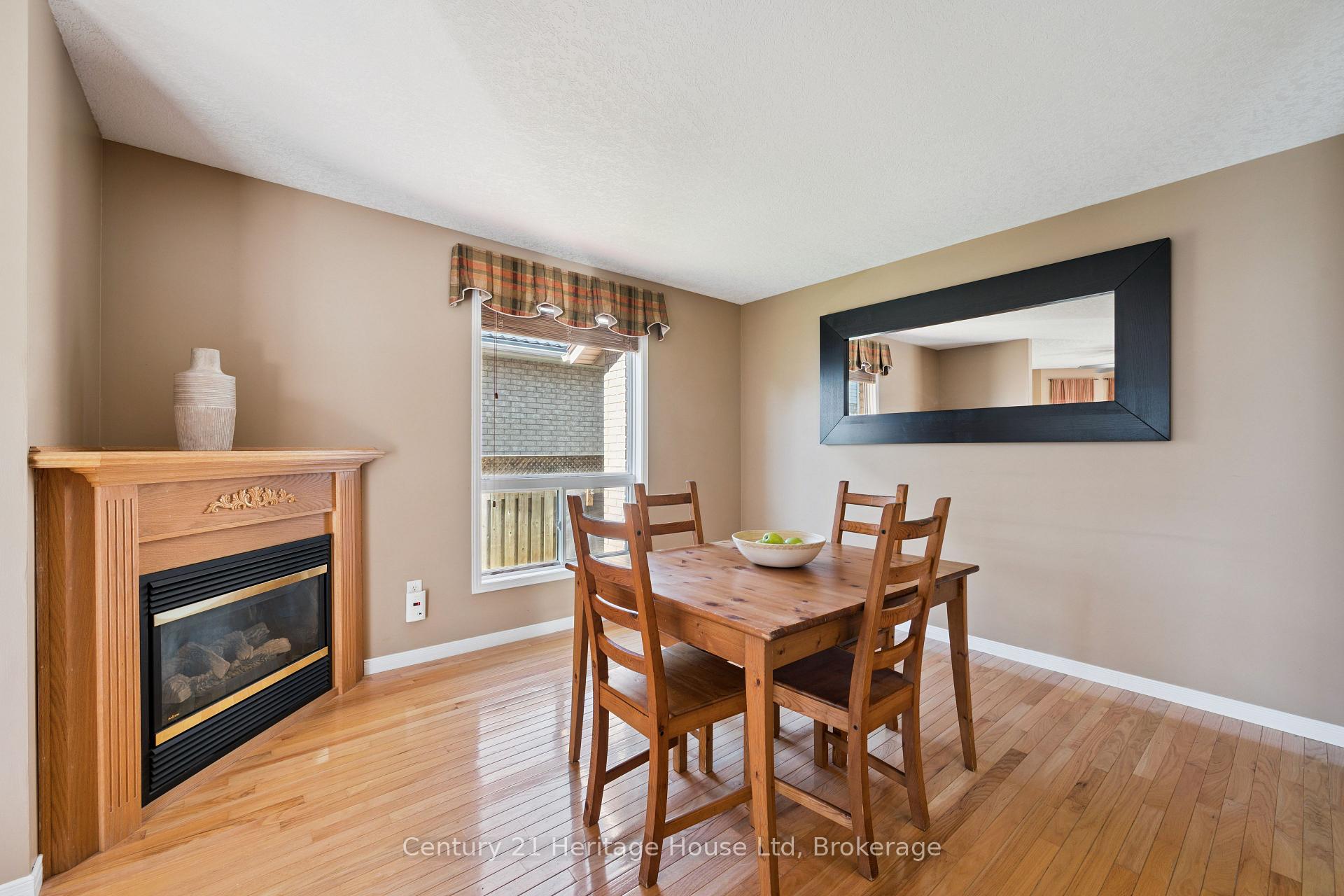 Photo 19 of 850 Paisley Road, Guelph, Willow West/Sugarbush/West Acres — HOMEH
