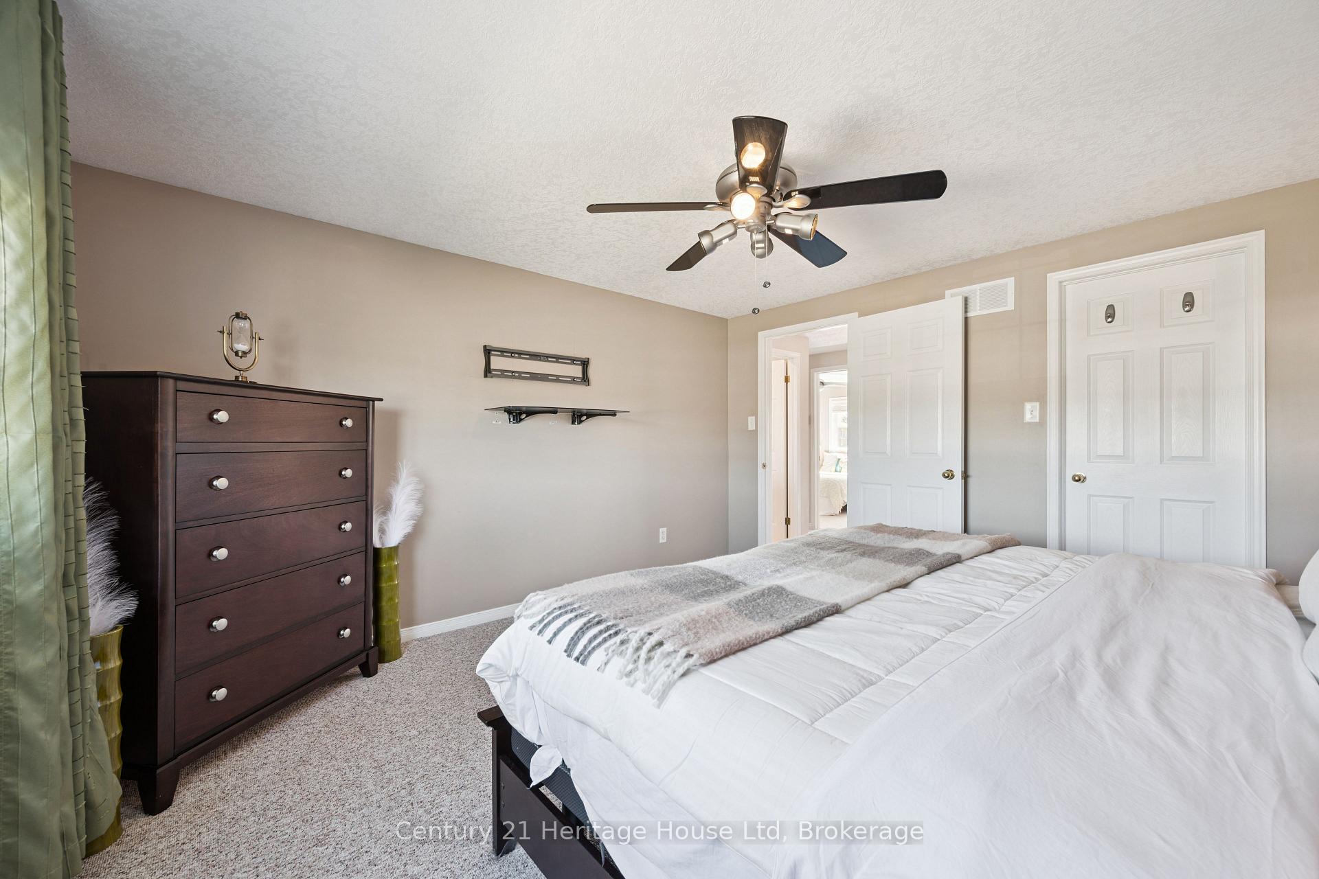 Photo 23 of 850 Paisley Road, Guelph, Willow West/Sugarbush/West Acres — HOMEH