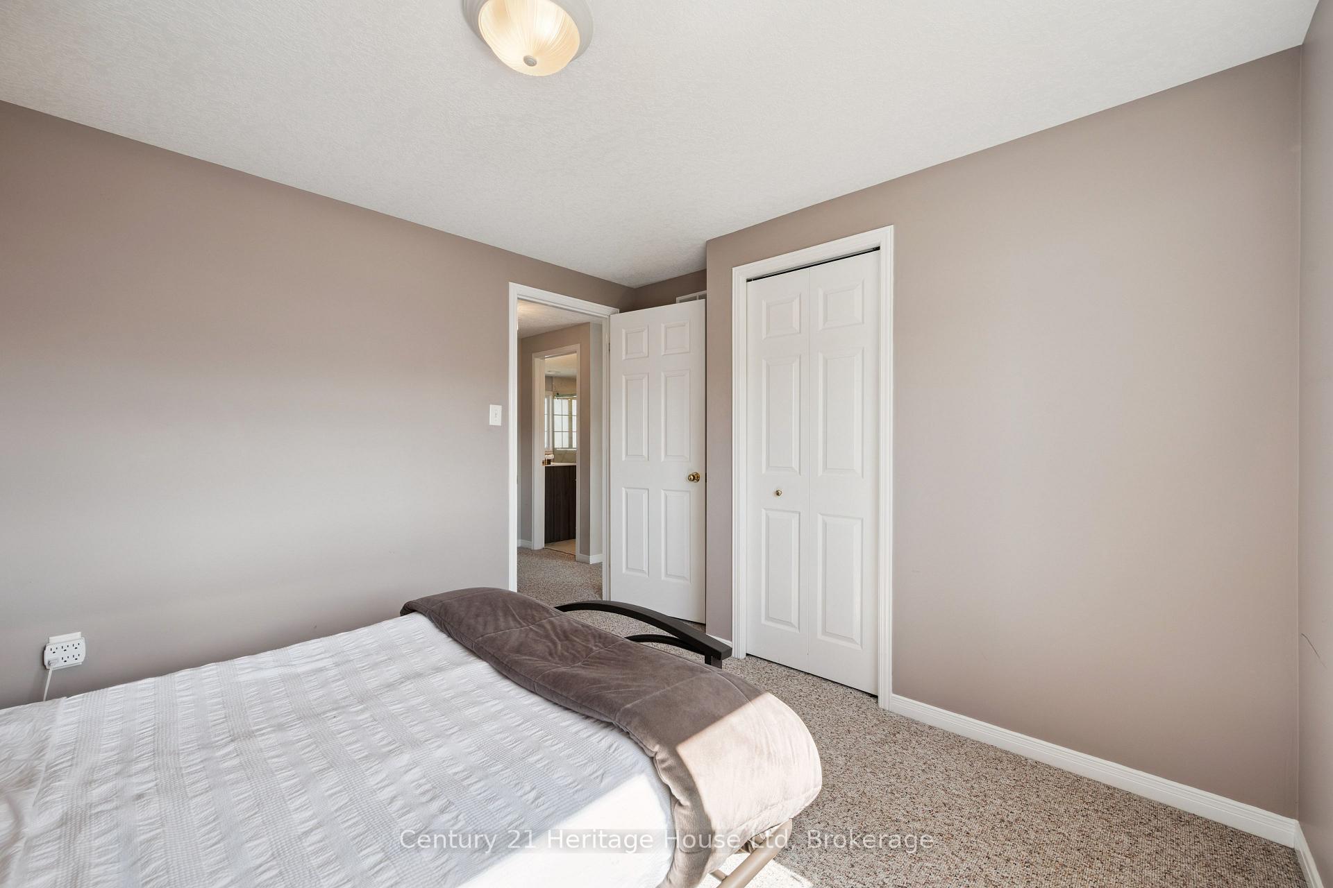 Photo 27 of 850 Paisley Road, Guelph, Willow West/Sugarbush/West Acres — HOMEH