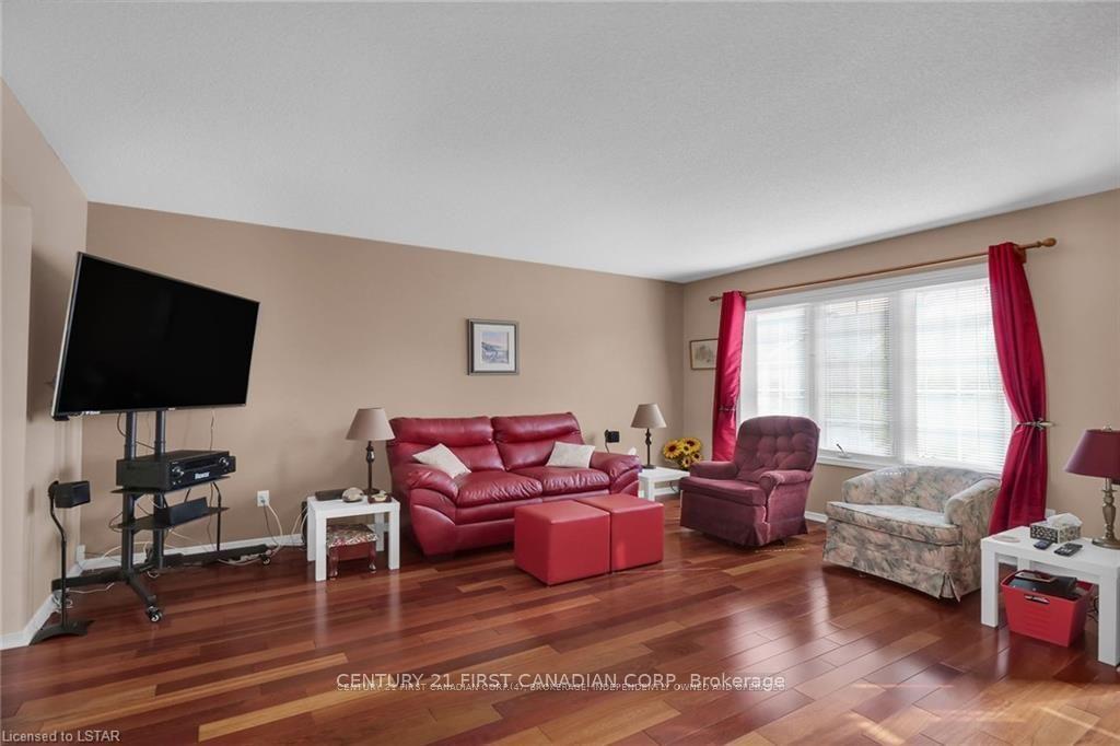 Photo 5 of Unit 44, 335 Lighthouse Road, London, South U — HOMEH