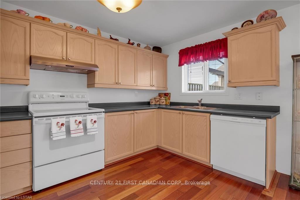 Photo 10 of Unit 44, 335 Lighthouse Road, London, South U — HOMEH