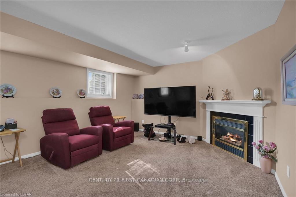 Photo 19 of Unit 44, 335 Lighthouse Road, London, South U — HOMEH