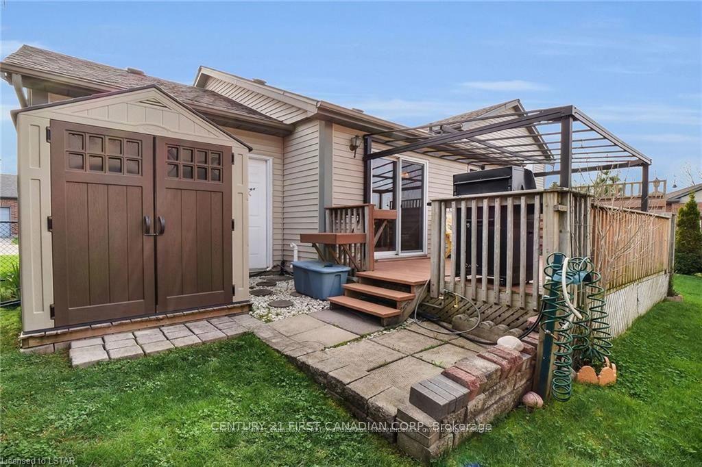 Photo 33 of Unit 44, 335 Lighthouse Road, London, South U — HOMEH