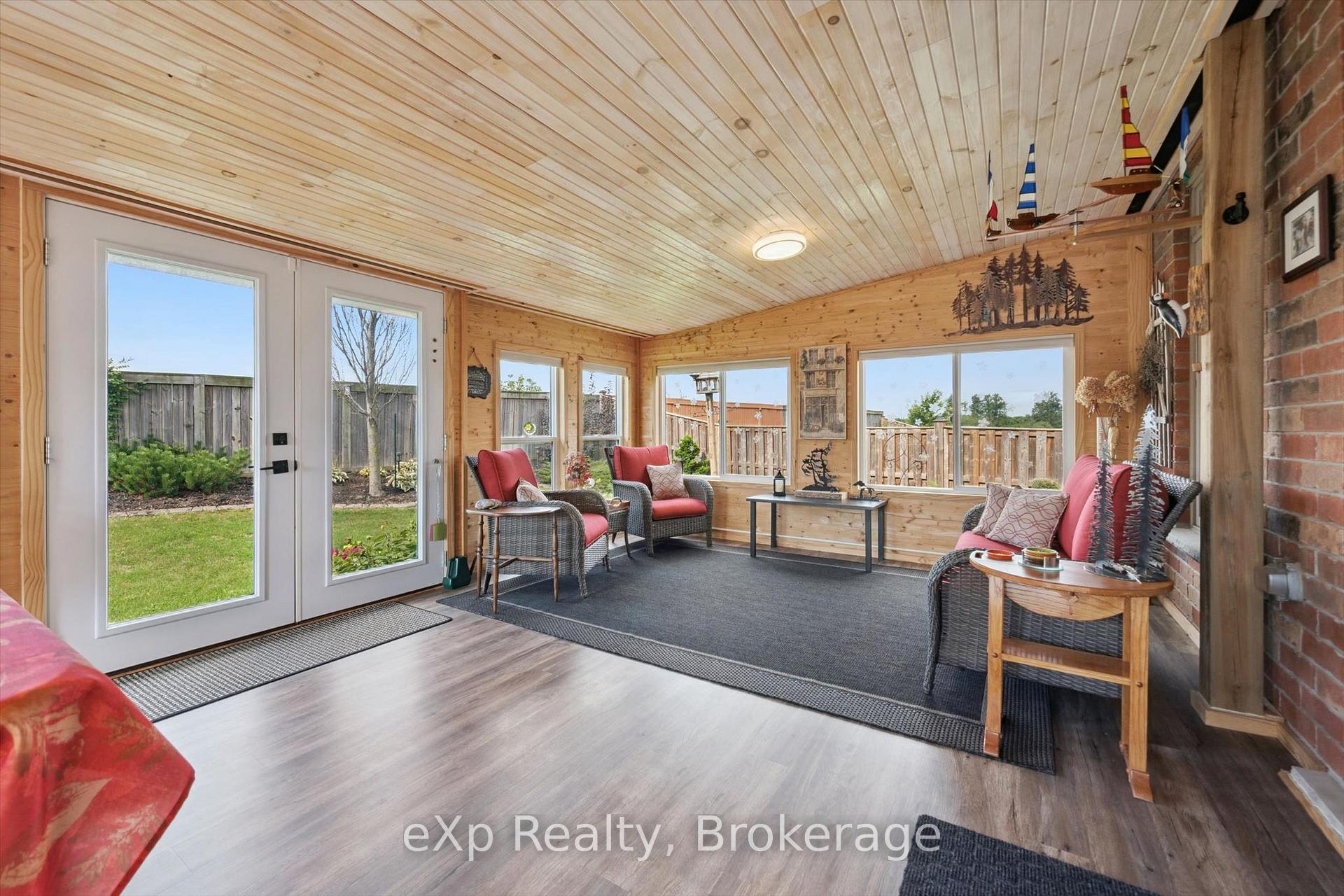 Photo 2 of 82 Drone Crescent, Guelph, Willow West/Sugarbush/West Acres — HOMEH