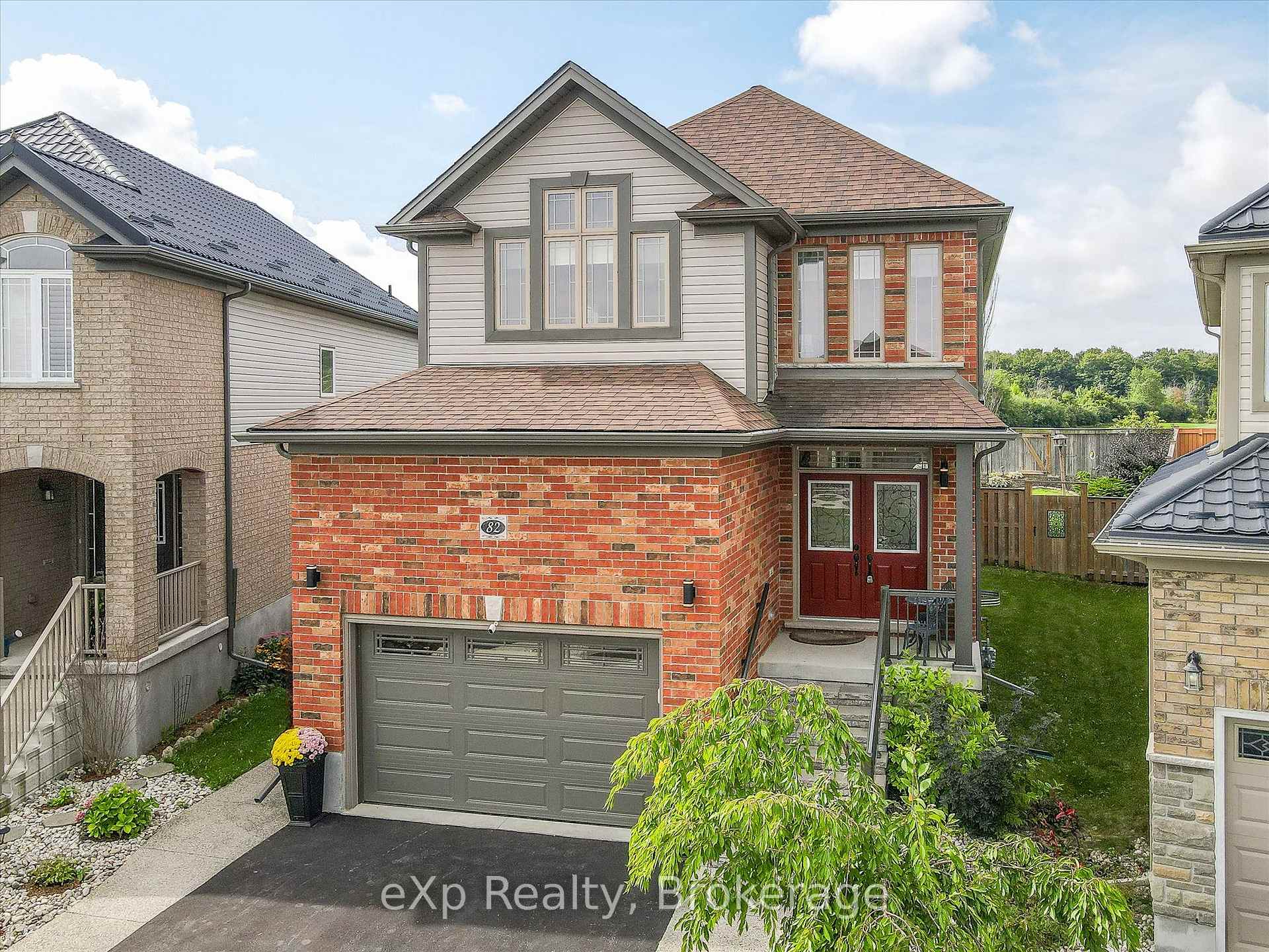 Photo 5 of 82 Drone Crescent, Guelph, Willow West/Sugarbush/West Acres — HOMEH