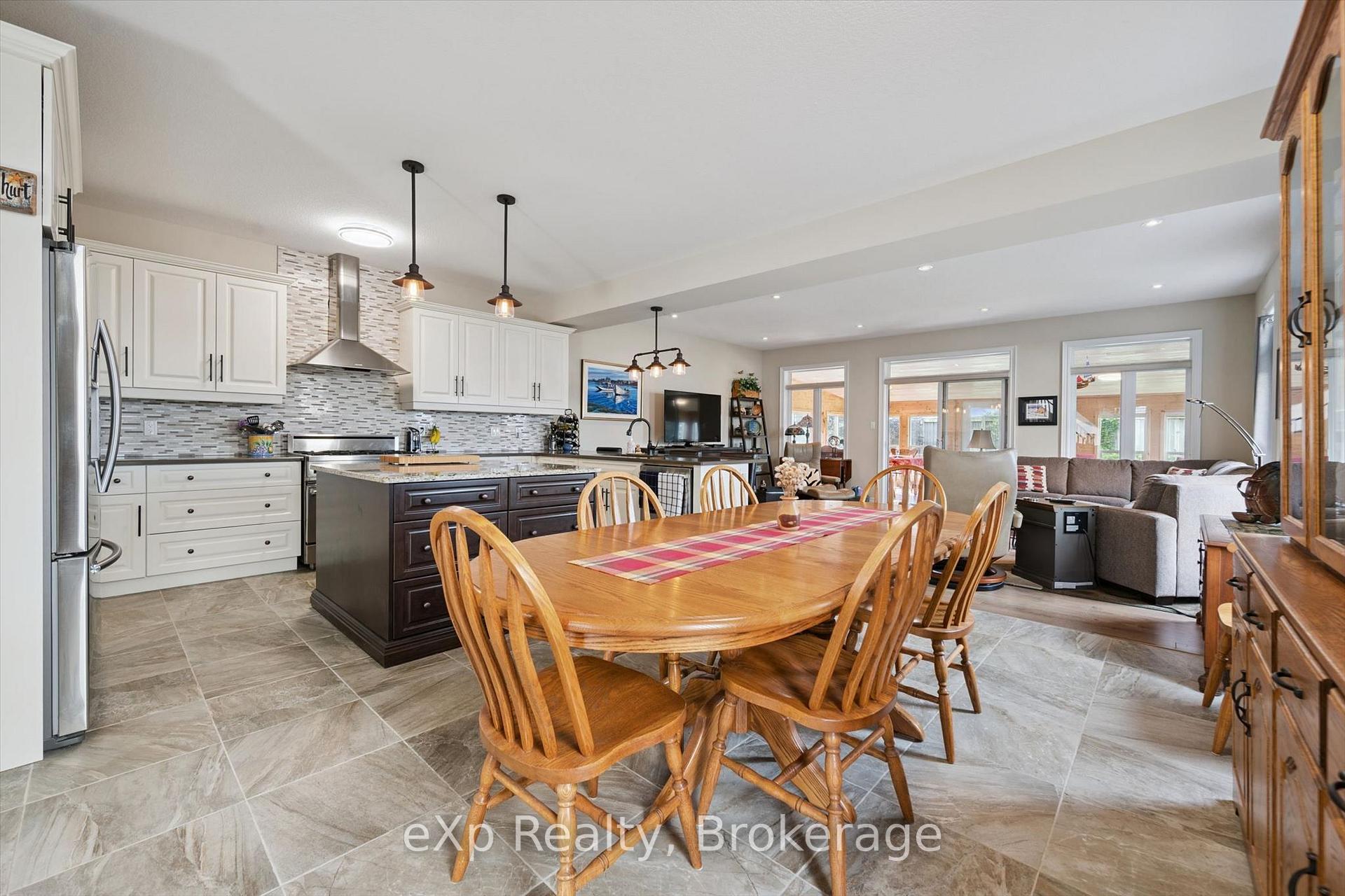 Photo 9 of 82 Drone Crescent, Guelph, Willow West/Sugarbush/West Acres — HOMEH