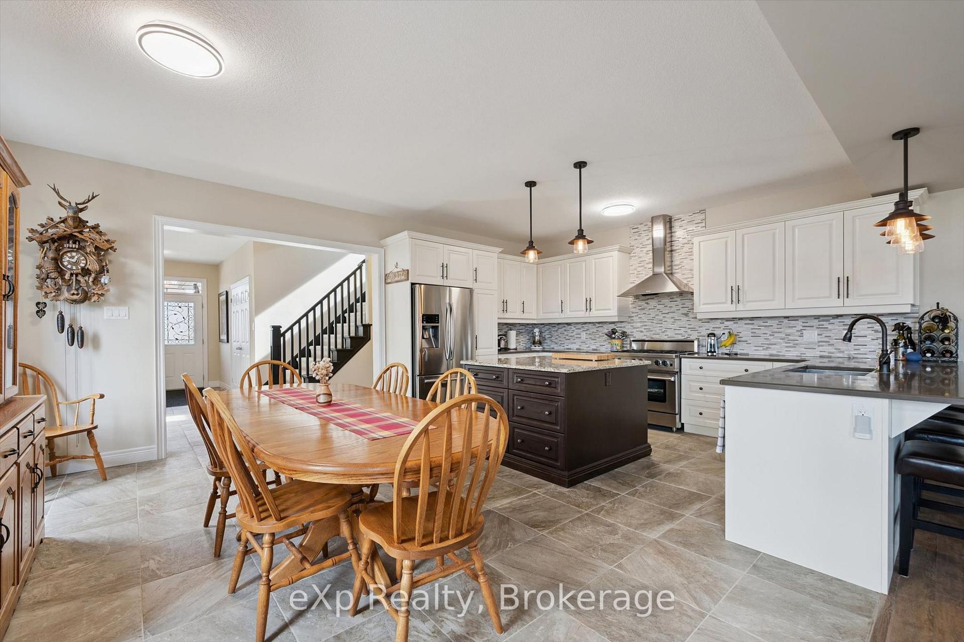 Photo 10 of 82 Drone Crescent, Guelph, Willow West/Sugarbush/West Acres — HOMEH