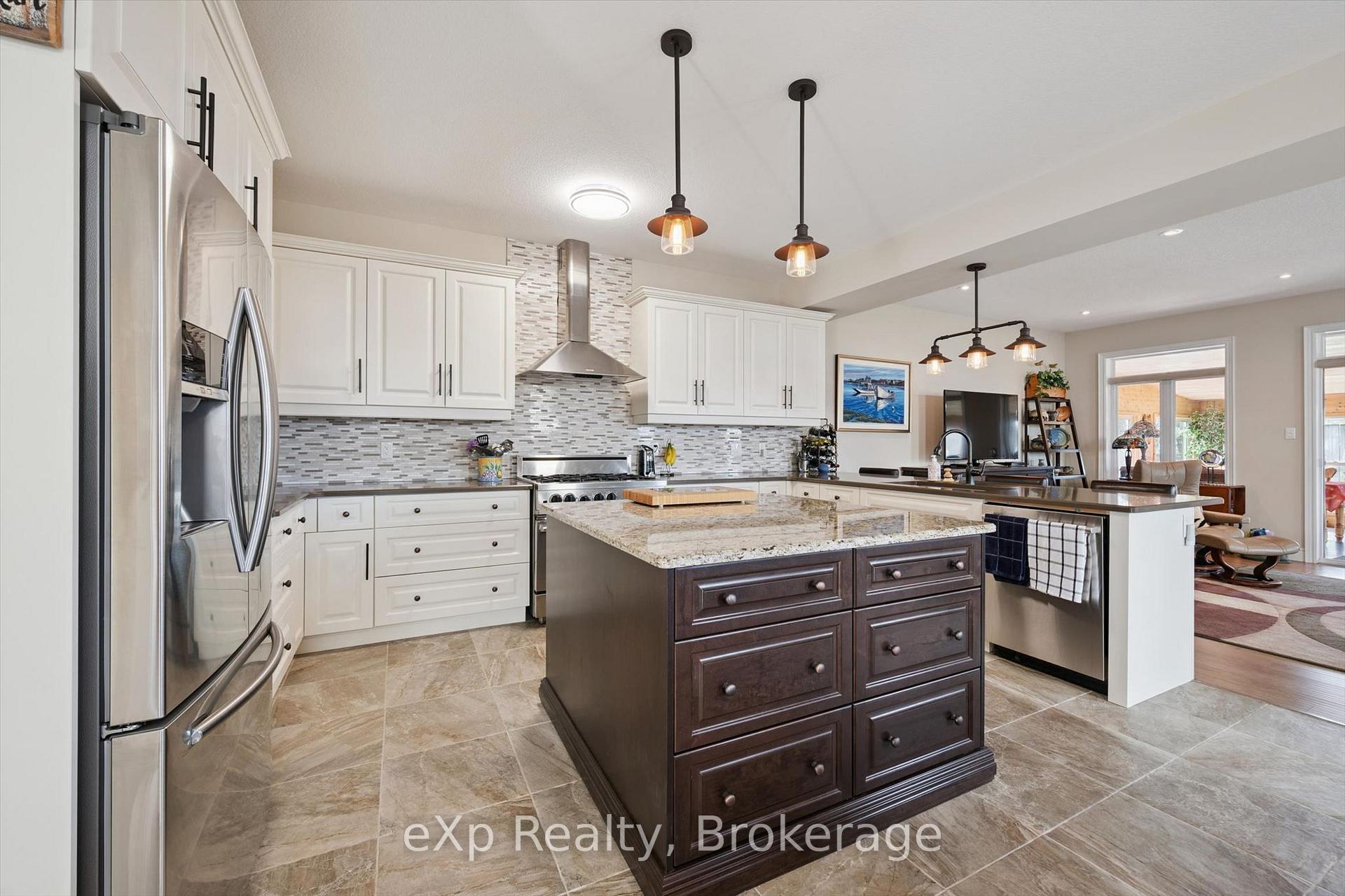 Photo 12 of 82 Drone Crescent, Guelph, Willow West/Sugarbush/West Acres — HOMEH