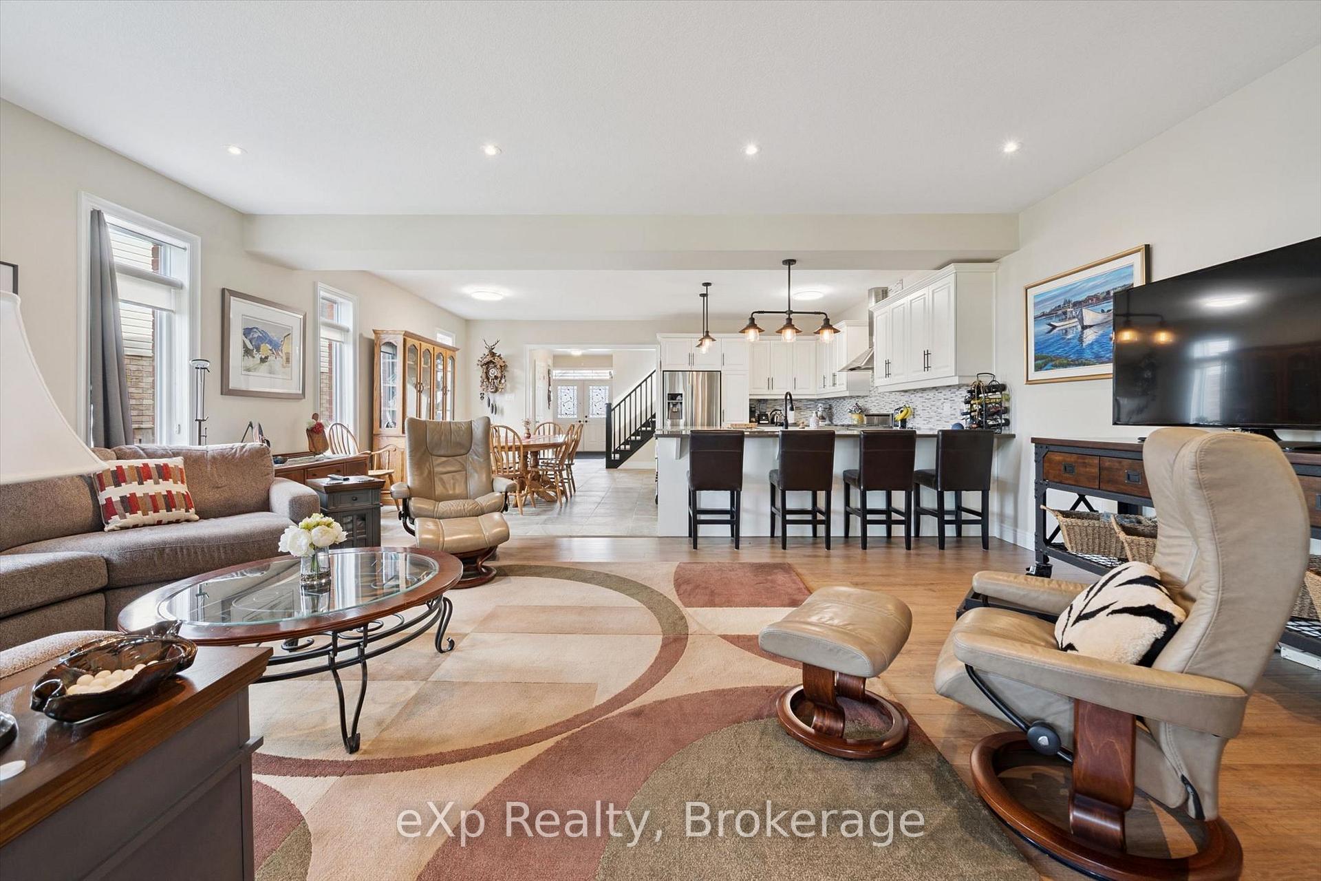 Photo 14 of 82 Drone Crescent, Guelph, Willow West/Sugarbush/West Acres — HOMEH