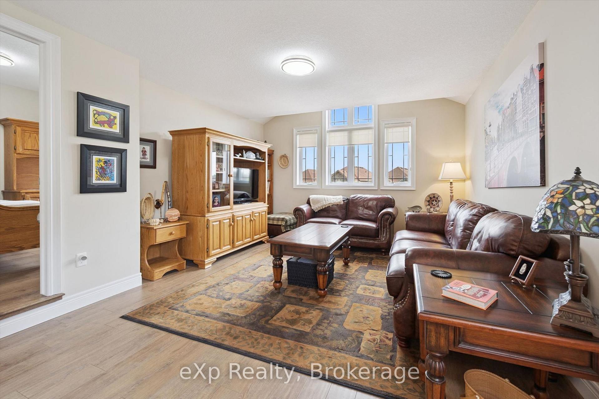 Photo 22 of 82 Drone Crescent, Guelph, Willow West/Sugarbush/West Acres — HOMEH