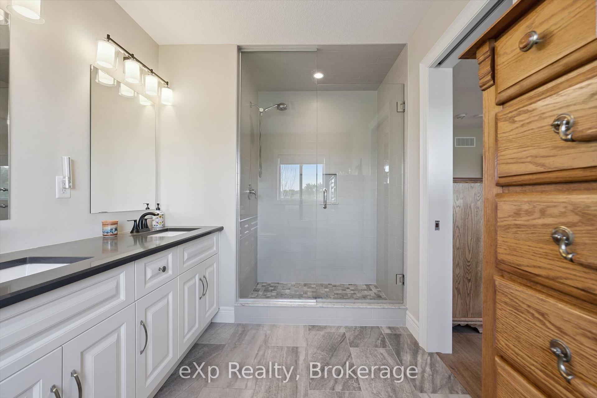 Photo 28 of 82 Drone Crescent, Guelph, Willow West/Sugarbush/West Acres — HOMEH