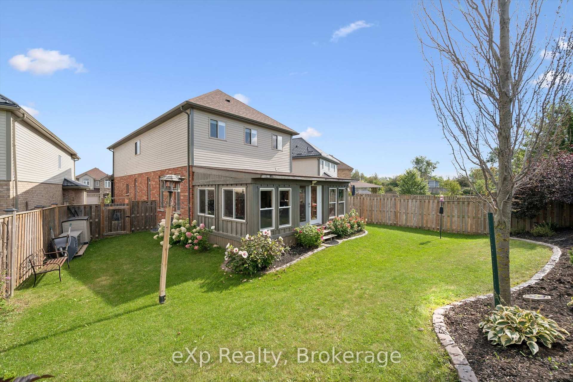 Photo 36 of 82 Drone Crescent, Guelph, Willow West/Sugarbush/West Acres — HOMEH