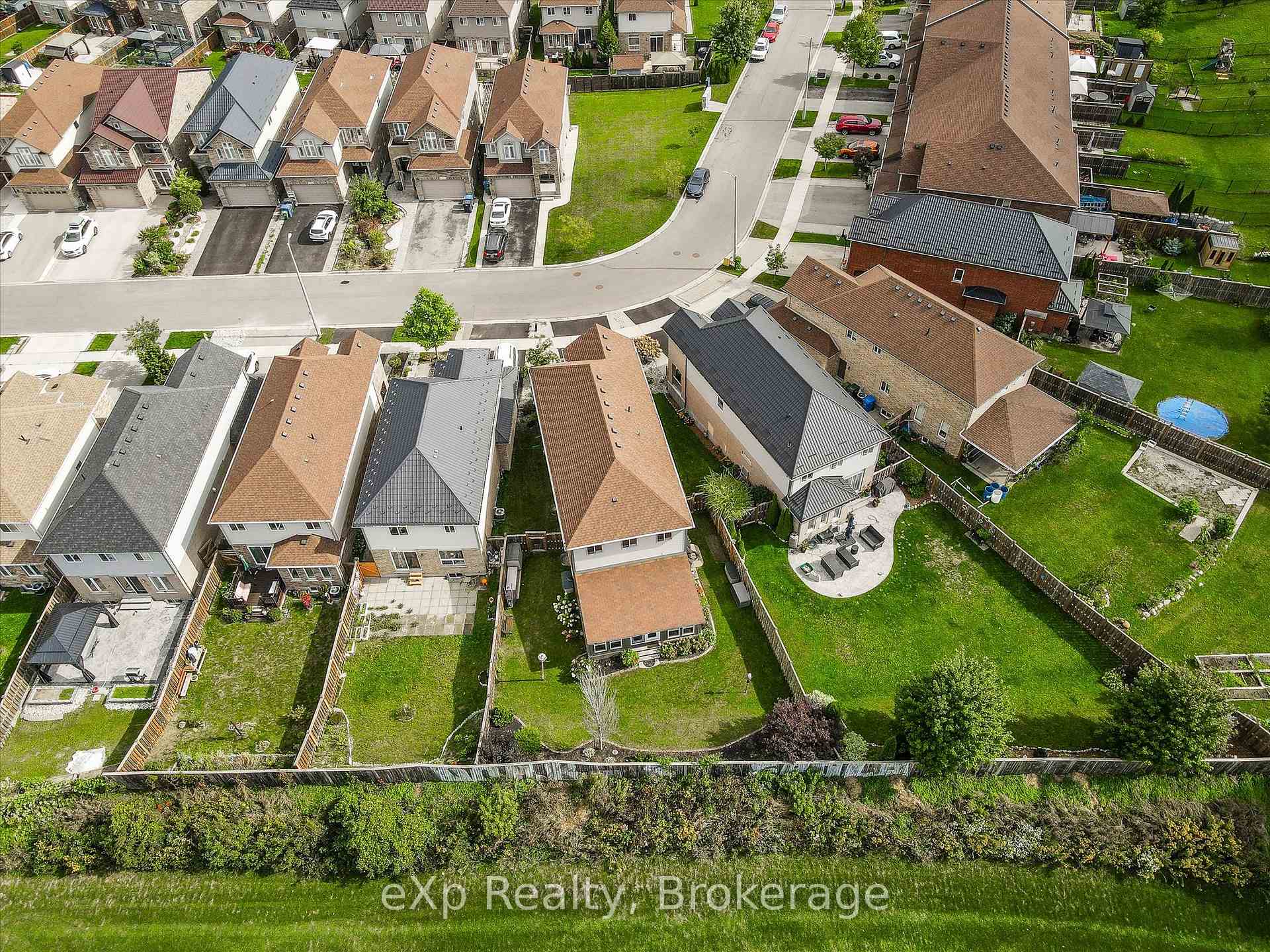 Photo 40 of 82 Drone Crescent, Guelph, Willow West/Sugarbush/West Acres — HOMEH